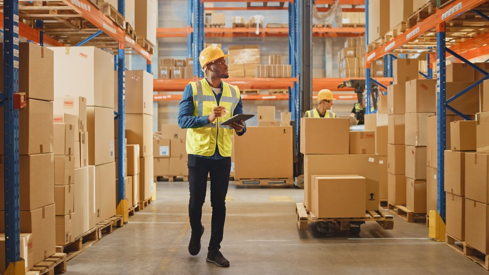 230627 how to find the ideal warehouse manager